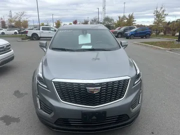2024 Cadillac XT5 - image 2