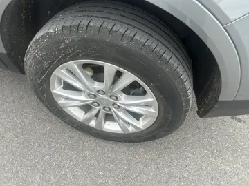 2024 Cadillac XT5 - image 7