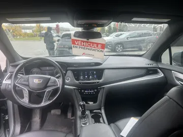 2024 Cadillac XT5 - image 9