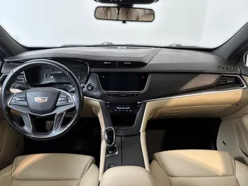 2018 Cadillac XT5 - image 4