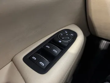 2018 Cadillac XT5 - image 24