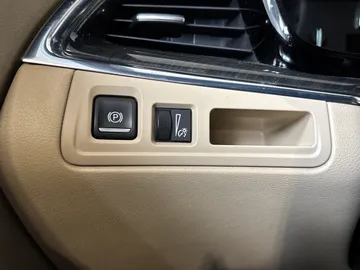 2018 Cadillac XT5 - image 30
