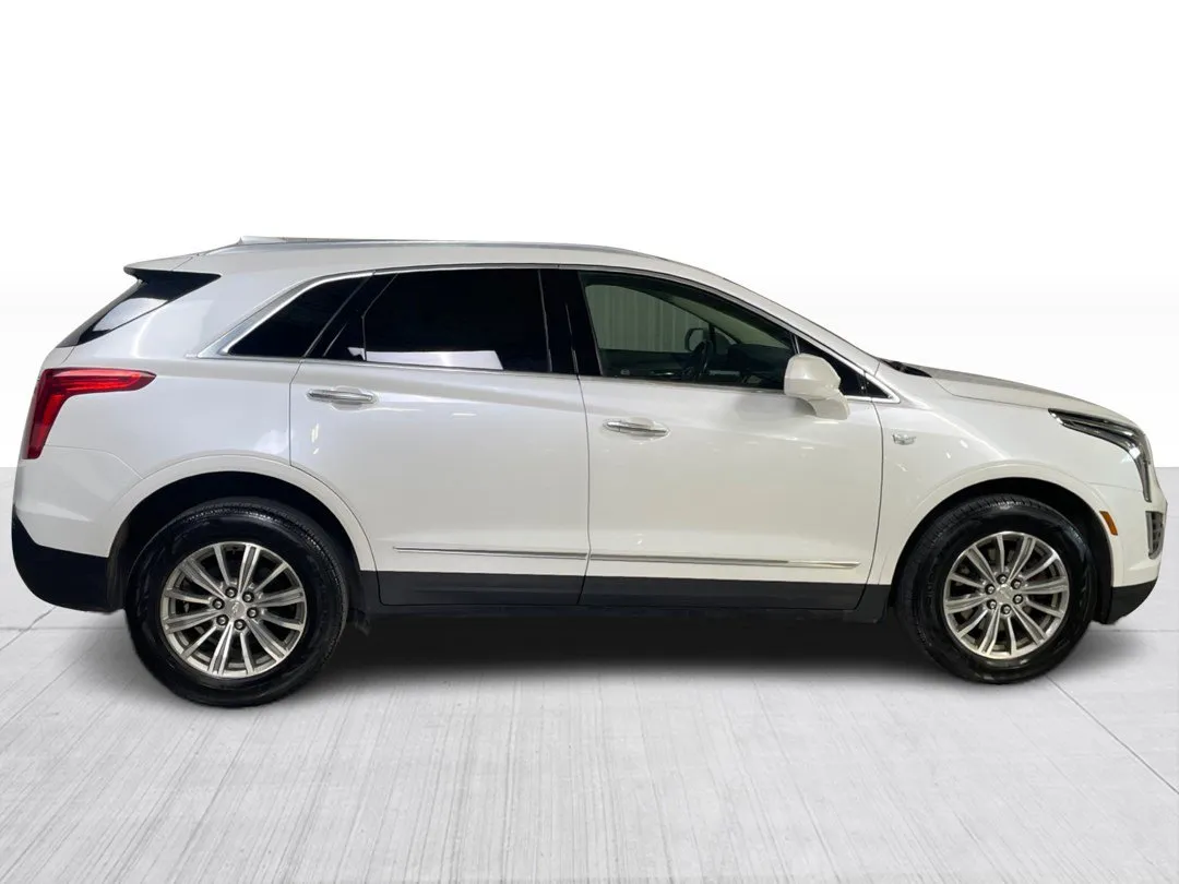 2019 Cadillac XT5 — photo 2