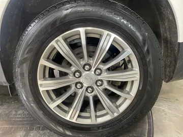 2019 Cadillac XT5 - image 7