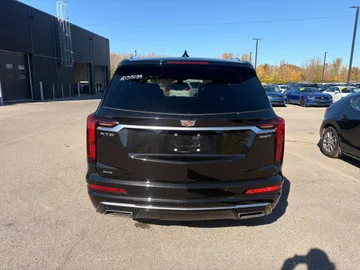 2024 Cadillac XT6 - image 4