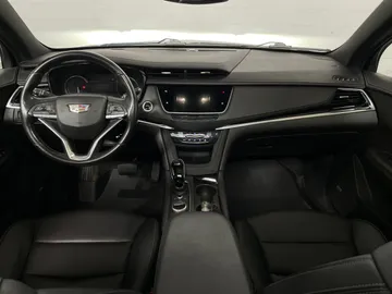 2021 Cadillac XT6 - image 4
