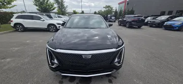 2024 Cadillac LYRIQ - image 2