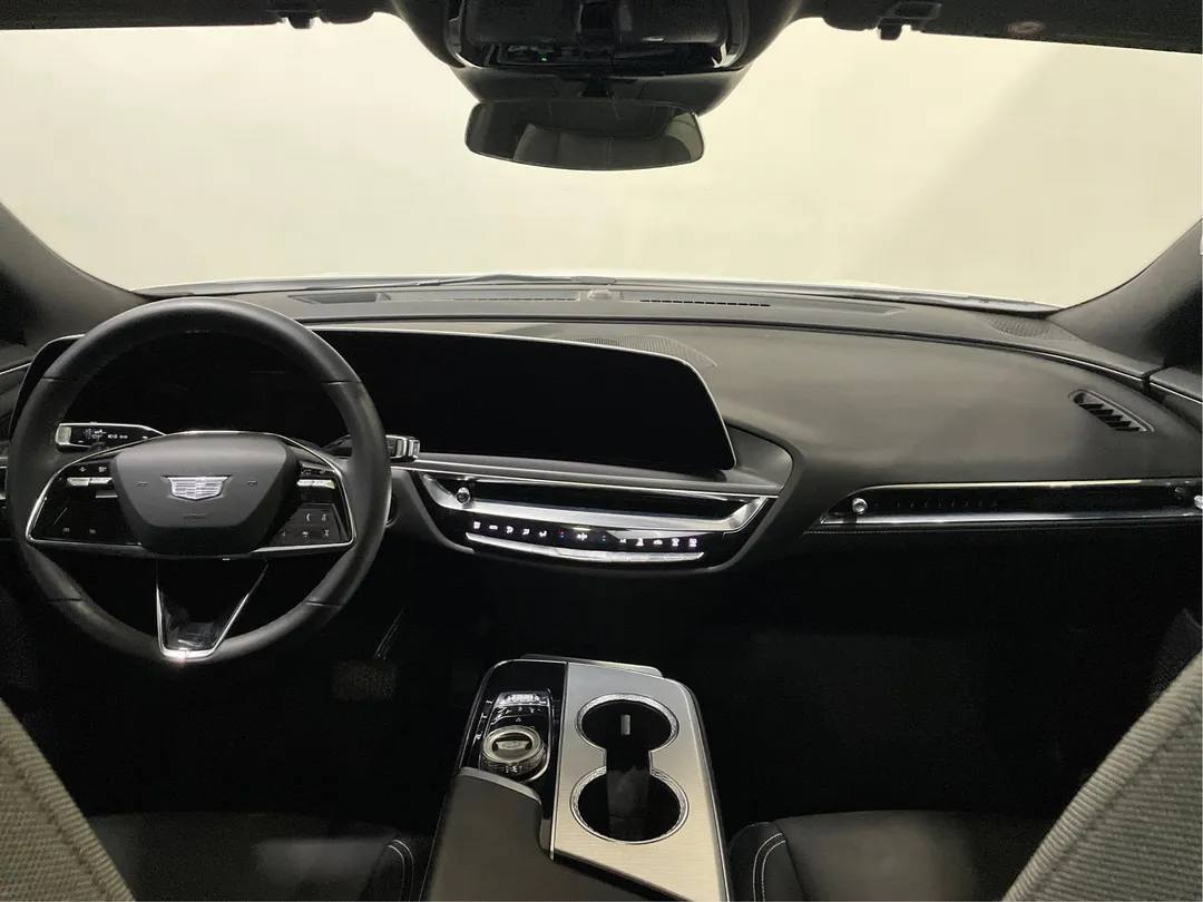 2024 Cadillac LYRIQ — photo 4