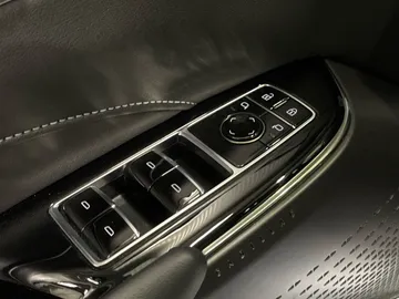 2024 Cadillac LYRIQ - image 24