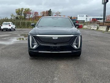 2024 Cadillac LYRIQ - image 2