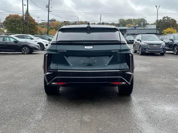 2024 Cadillac LYRIQ - image 7