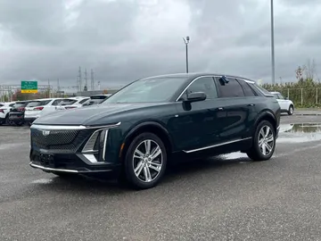2024 Cadillac LYRIQ - image 3