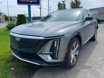 2024 Cadillac LYRIQ - image 3