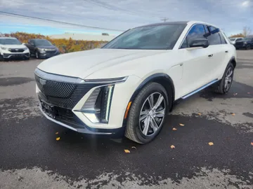 2024 Cadillac LYRIQ - image 3