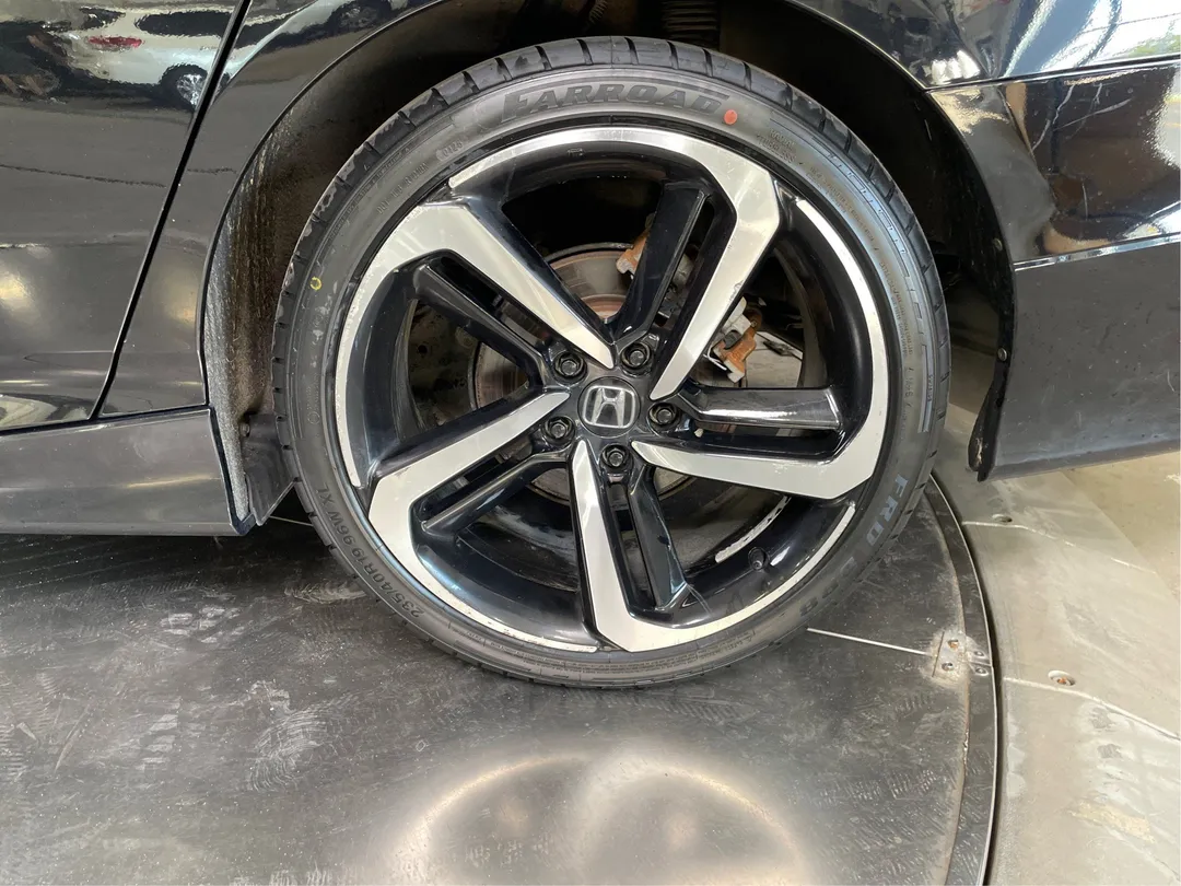 2018 Honda Accord — photo 6