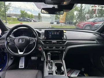 2021 Honda Accord - image 9