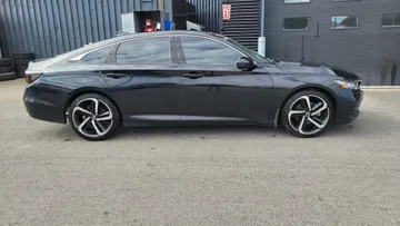 2018 Honda Accord - image 6