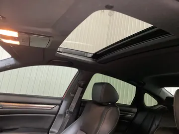 2018 Honda Accord - image 6