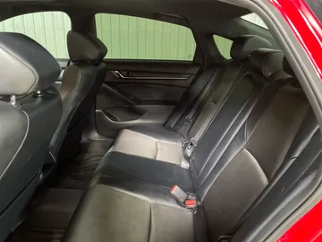 2018 Honda Accord - image 15