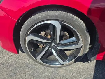 2018 Honda Accord - image 7