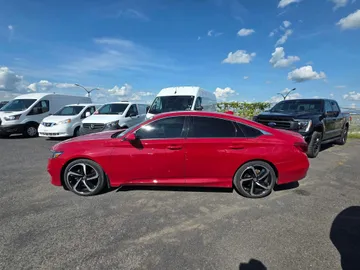 2018 Honda Accord - image 4