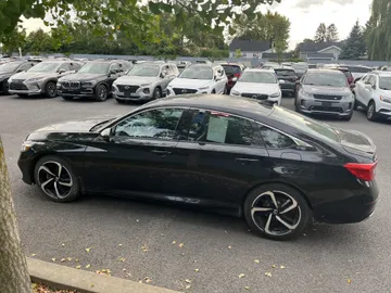 2020 Honda Accord - image 3