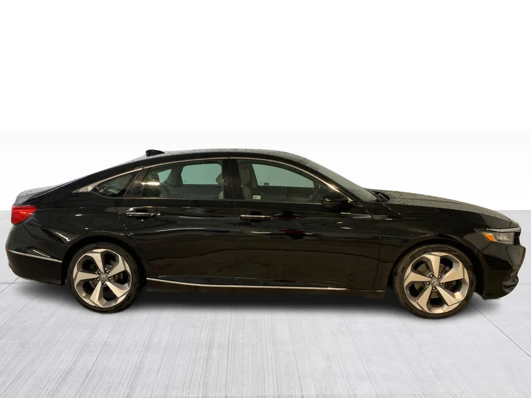 2018 Honda Accord — photo 2