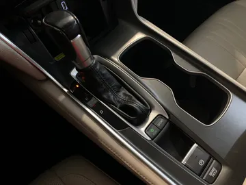 2018 Honda Accord - image 34