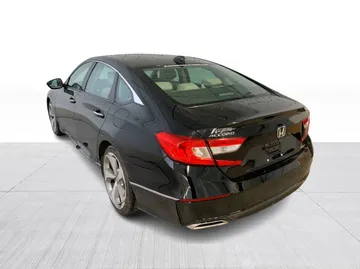 2018 Honda Accord - image 12