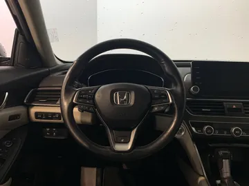 2018 Honda Accord - image 19