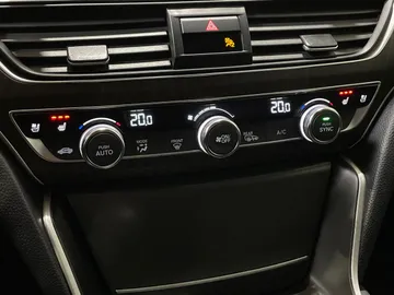 2019 Honda Accord - image 23