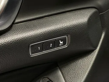 2019 Honda Accord - image 17
