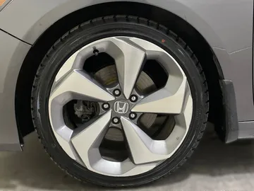 2019 Honda Accord - image 18