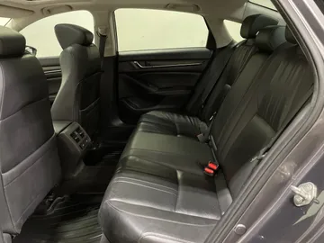 2019 Honda Accord - image 11