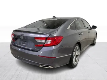 2019 Honda Accord - image 9