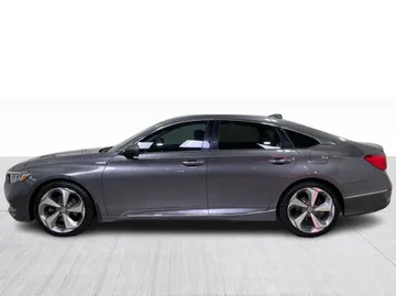 2019 Honda Accord - image 6