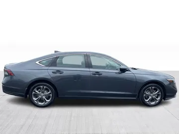 2024 Honda Accord - image 2