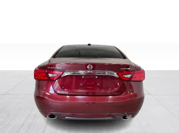 2016 Nissan Maxima - image 12