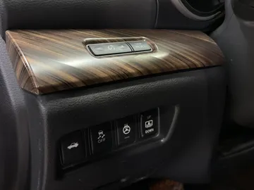 2016 Nissan Maxima - image 30