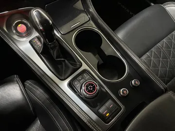 2016 Nissan Maxima - image 28