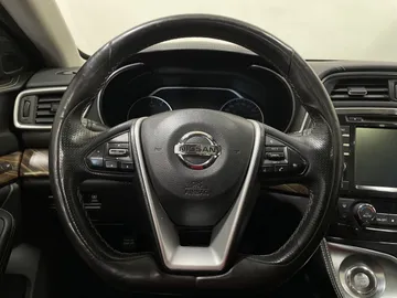 2016 Nissan Maxima - image 25