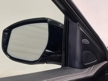2016 Nissan Maxima - image 20