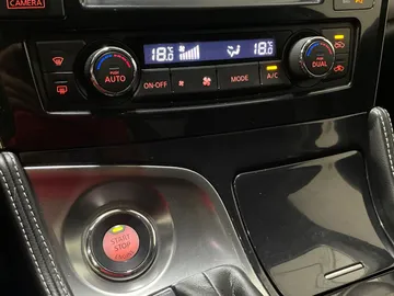 2016 Nissan Maxima - image 22