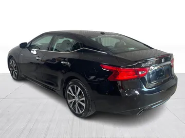 2016 Nissan Maxima - image 10