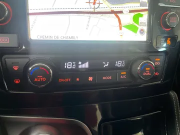 2016 Nissan Maxima - image 21