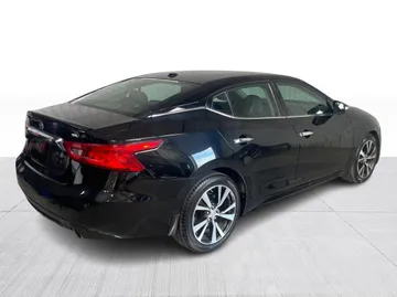 2016 Nissan Maxima - image 13