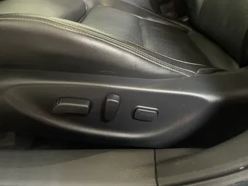 2016 Nissan Maxima - image 18
