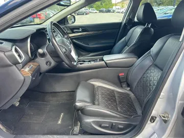 2016 Nissan Maxima - image 8