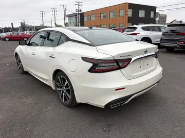 2021 Nissan Maxima - image 6
