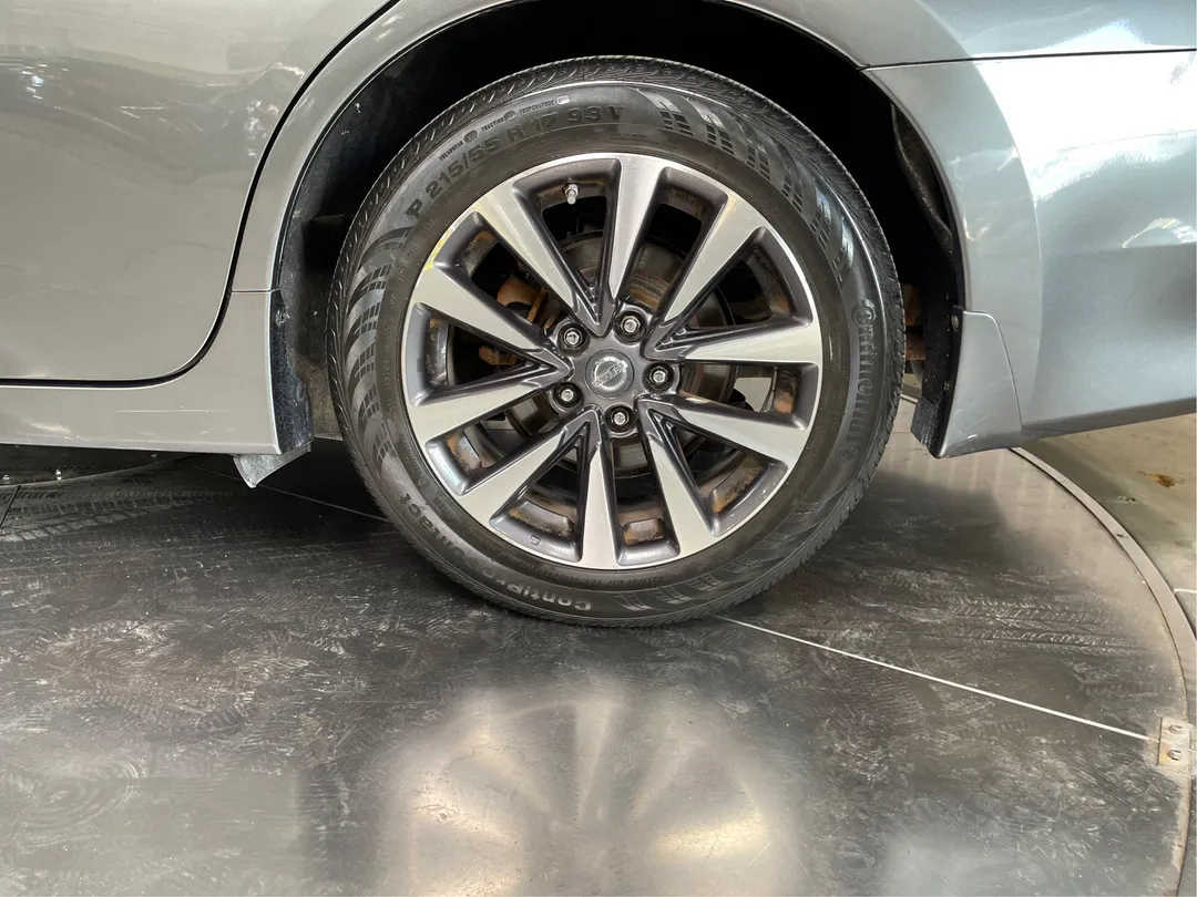 2017 Nissan Altima — photo 5